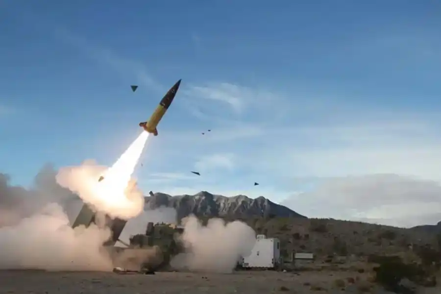 Ucrania lanzó los primeros misiles ATACMS contra Rusia, según informan medios y Moscú confirma