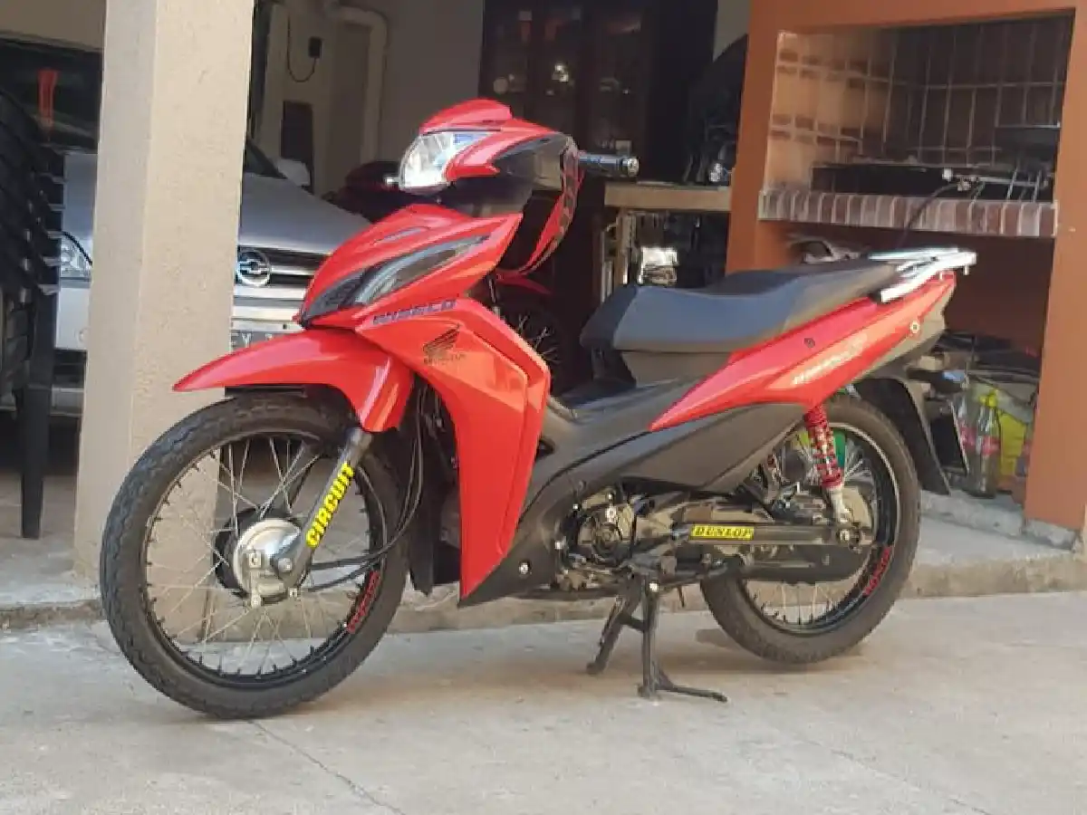 Delincuentes les robaron la moto bajo amenazas