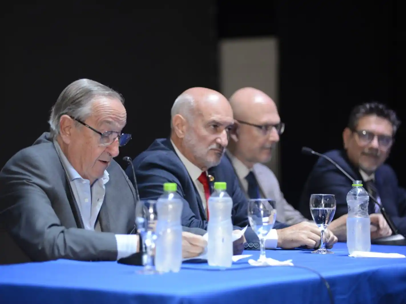 El encuentro tuvo lugar en la mañana del viernes en el Auditorium Alfa del Centro Cultural Universitario.