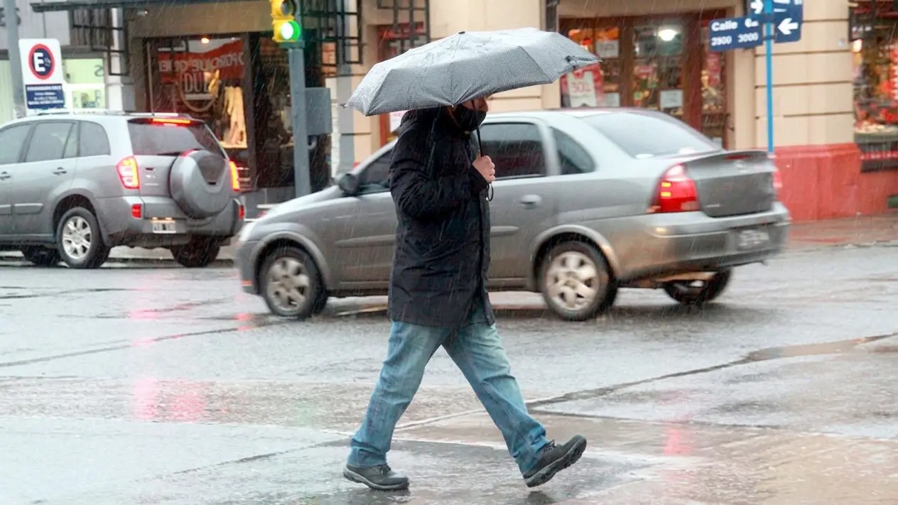 Alerta naranja por vientos intensos en Necochea: ráfagas podrían superar los 90 km/h este domingo