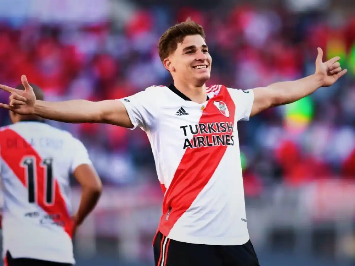 Guardiola espera a Julián Álvarez para julio