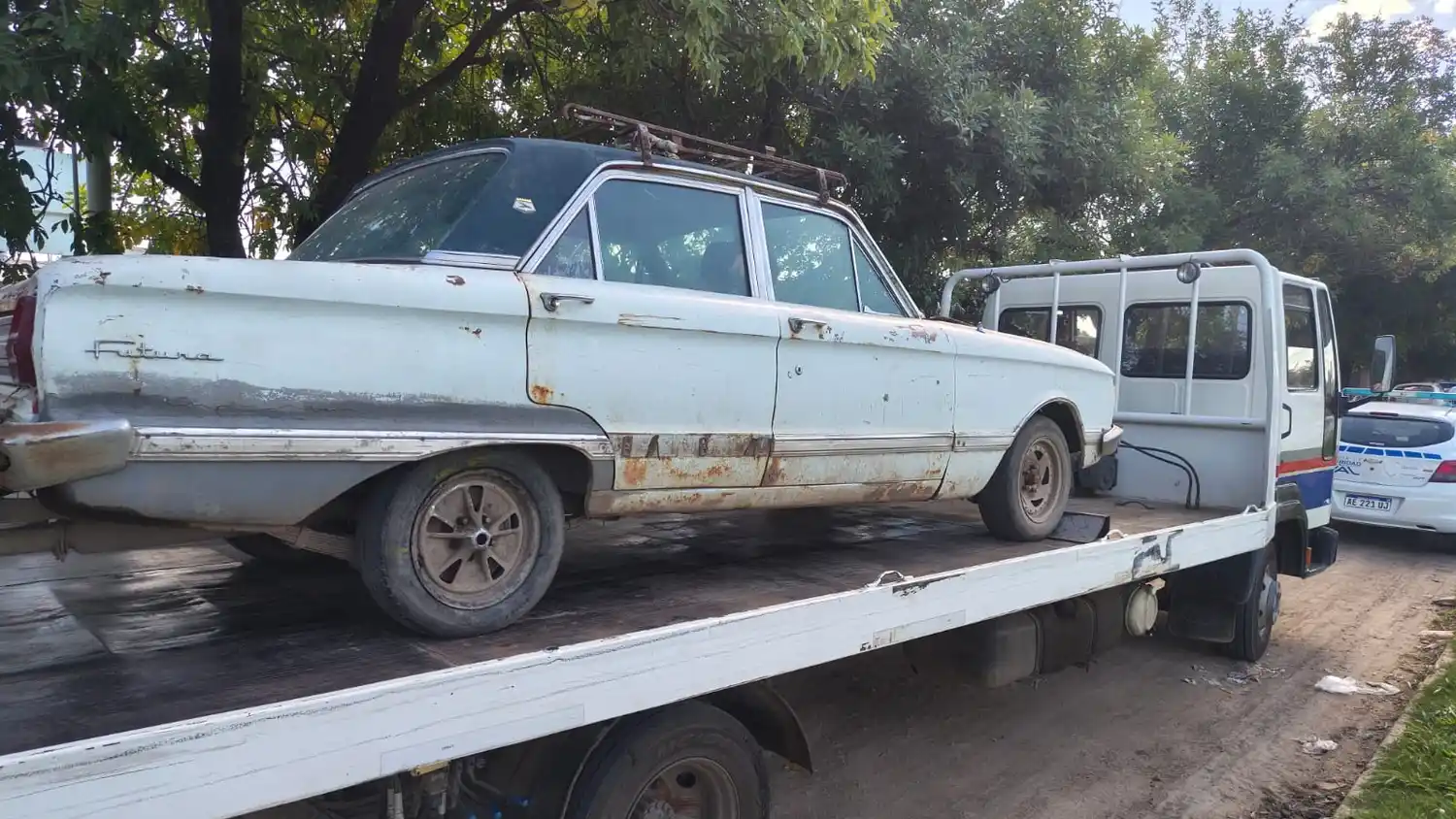 El municipio retiró autos abandonados en la vía pública