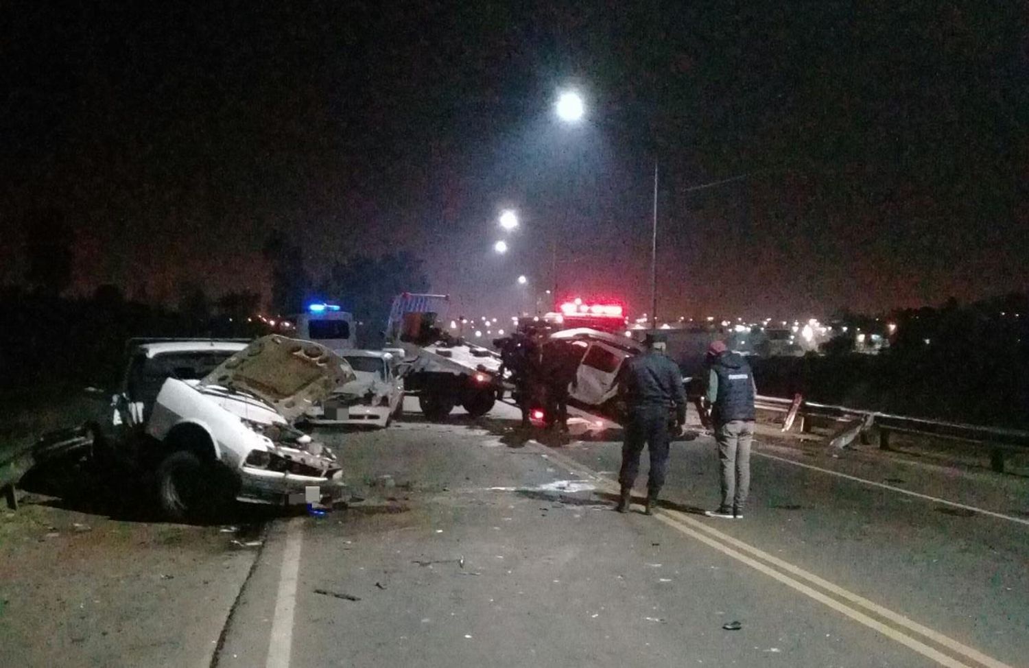 Fatal accidente en Avenida Frondizi: un fallecido, varios heridos graves y un conductor aprehendido