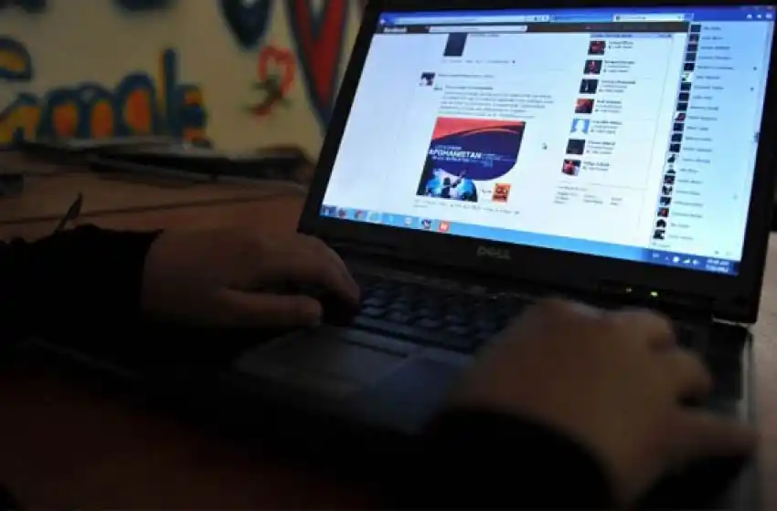 Dirección de Tránsito alerta sobre la venta de carnets de conducir truchos en Facebook