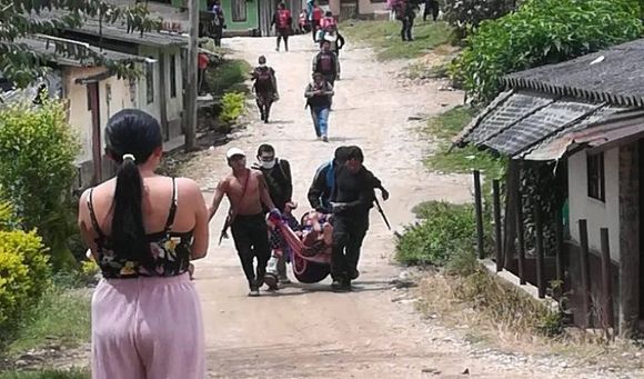 ¡OTRO ATAQUE EN ÍQUIRA CON UN HERIDO! Dos muertos y seis heridos tras explosión en base militar de Granada