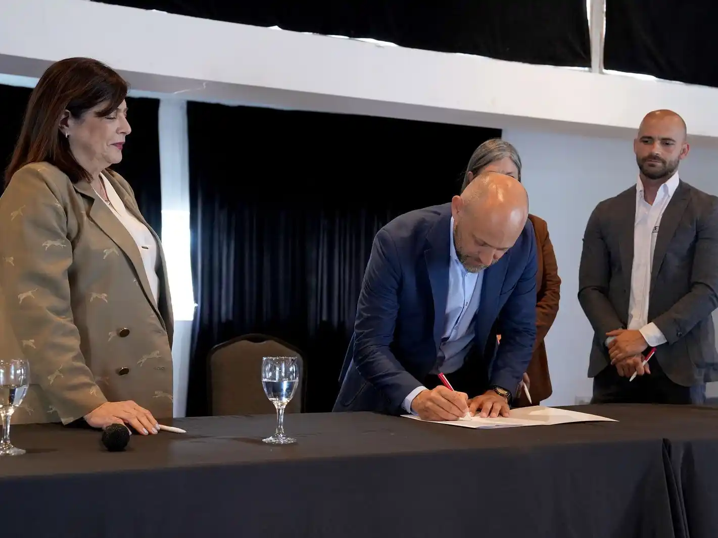 La provincia confirmó cuándo estarán terminadas las obras sobre el muelle de la Fluvial.