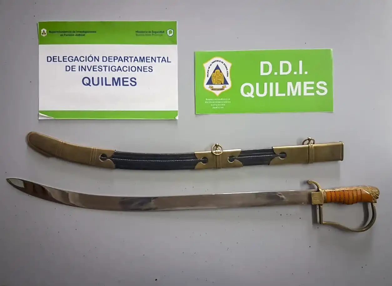 Hallaron un sable del almirante Brown, robado hace seis años