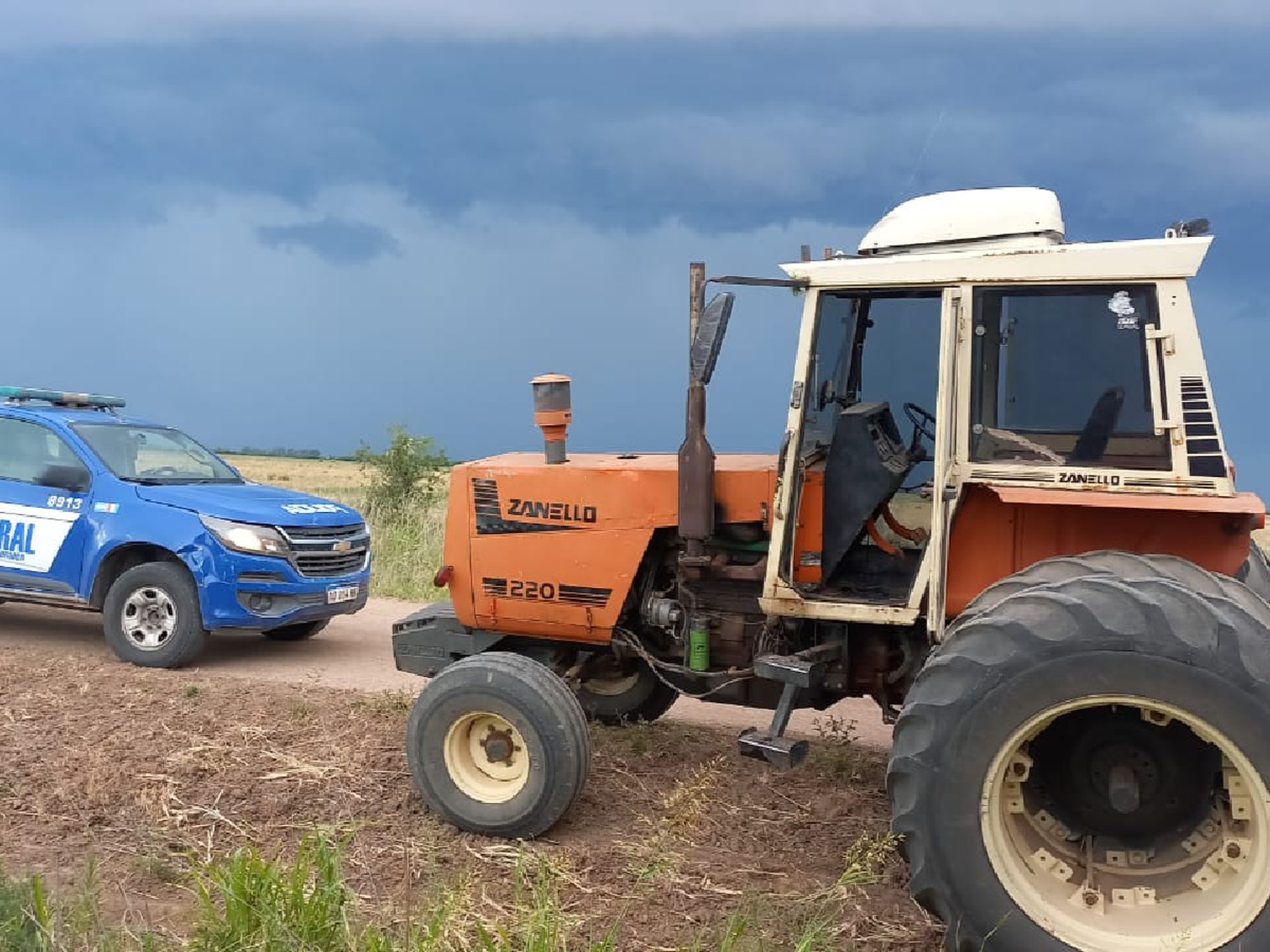 Encontraron un tractor y tolva robados en la zona rural de El Arañado