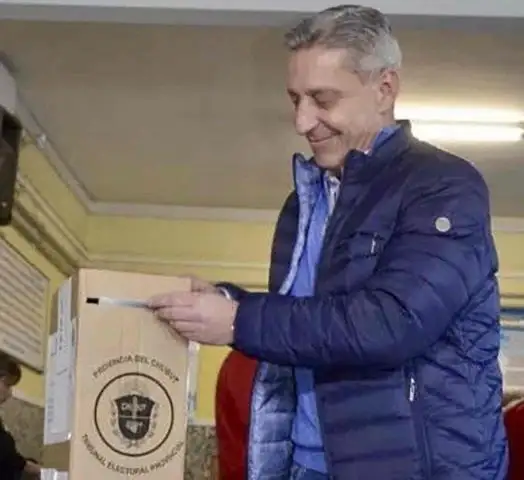 Chubut: Mariano Arcioni presentó un proyecto para aumentarse un 100% el sueldo