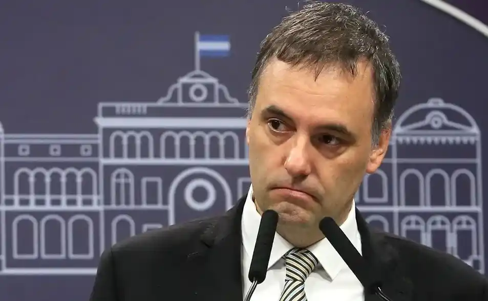 “Me han tratado de delincuente y corrupto”: la fuerte defensa de Manuel Adorni