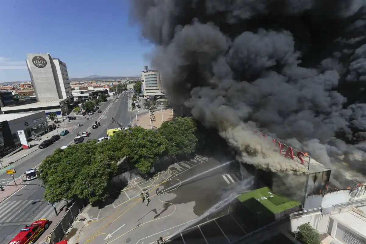 13 muertos y decenas de heridos  por incendios en discoteca de Murcia, España