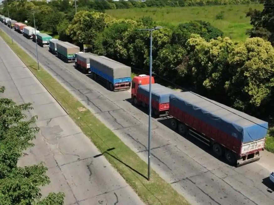 El ingreso de camiones a puertos del Gran Rosario podría ser un 80% mayor al promedio de los últimos 10 años.