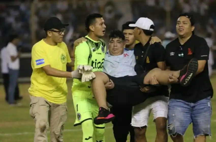 Tragedia en El Salvador: doce personas mueren por una estampida en estadio Cuscatlán