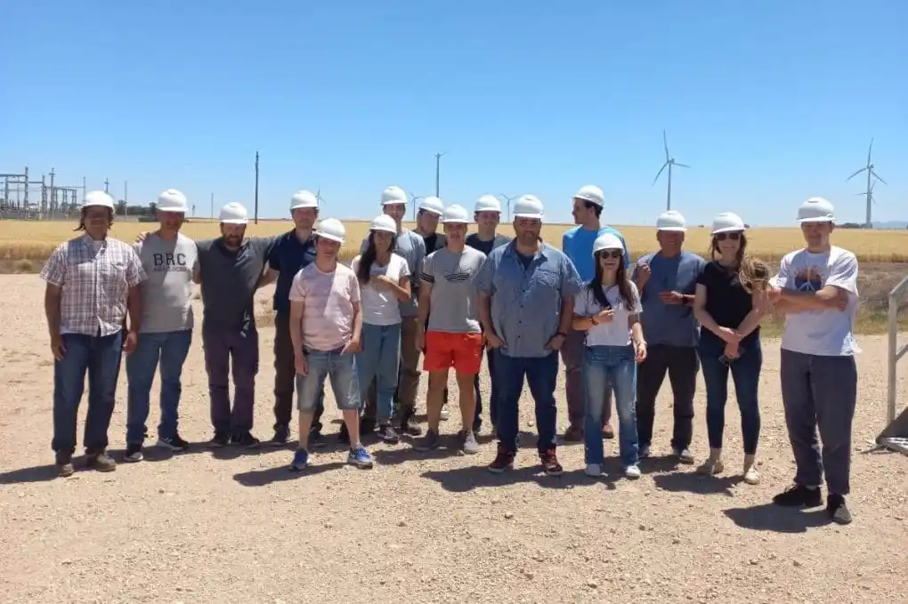 Estudiantes visitaron los parques eólicos “La Genoveva” I y II