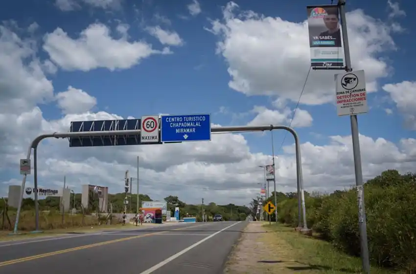 El Municipio infraccionará vehículos estacionados en las banquinas de la Ruta 11