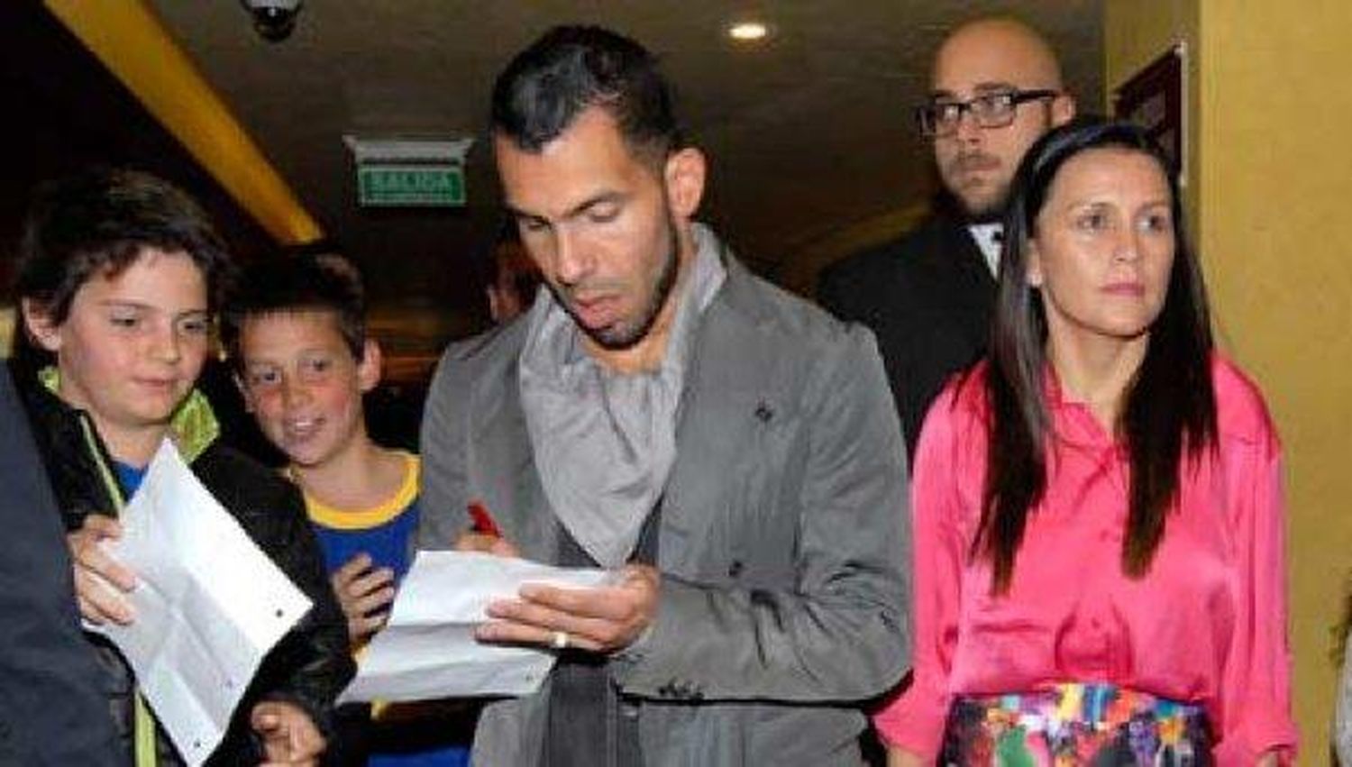 ¿Será verdad? Carlos Tevez se habría separado de su mujer