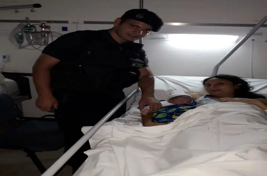 Otro parto asistido por policías, esta vez en Rouillón y Pellegrini
