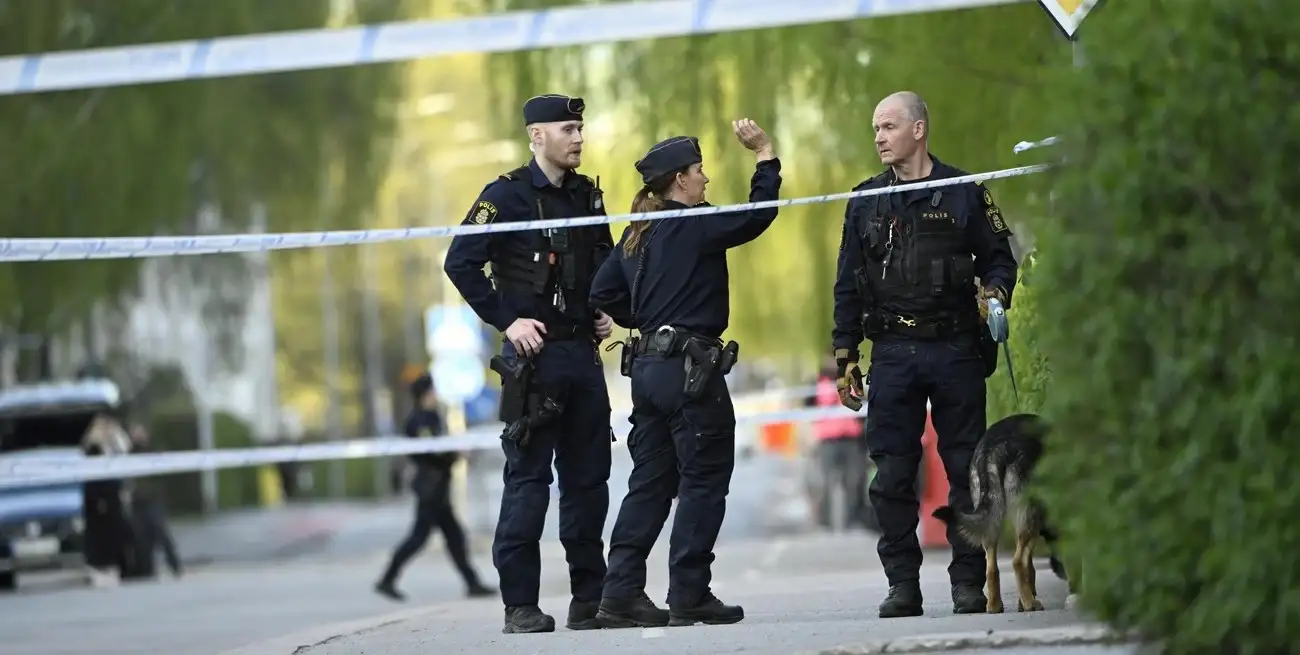 La policía en la escena del crimen. Foto: Reuters