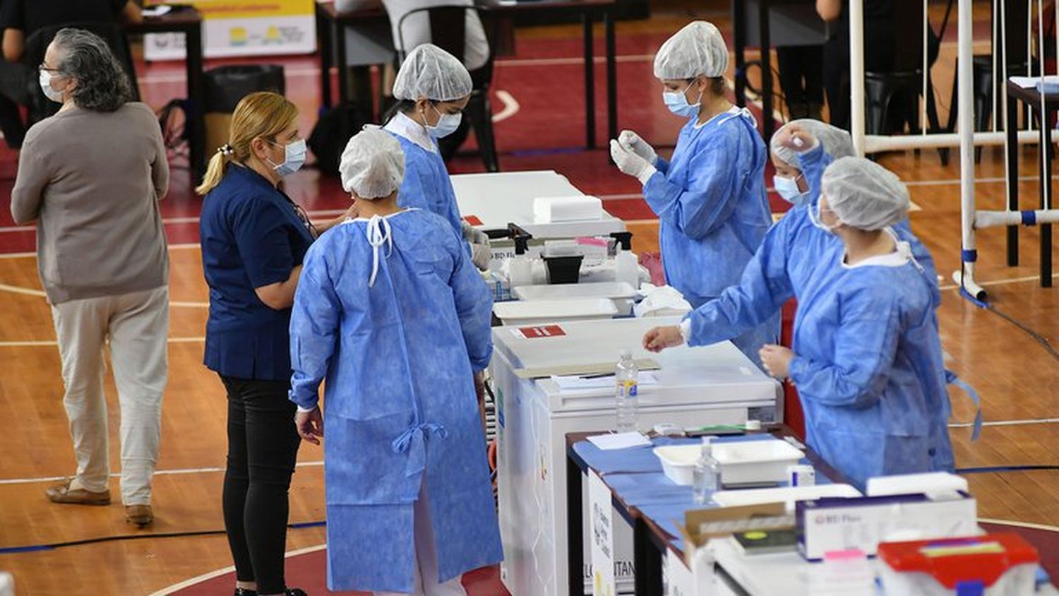 Sólo el 0,8% de la población recibió las dos dosis tras dos meses y 10 días de campaña