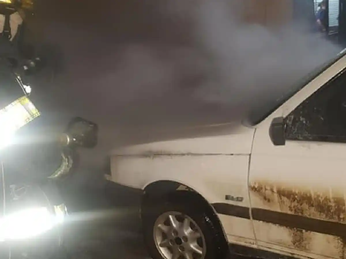 Se incendió un auto en el Hospital Iturraspe