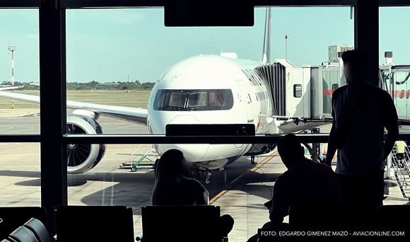 Airlines in Argentina warn of possible operational risks because of import restrictions