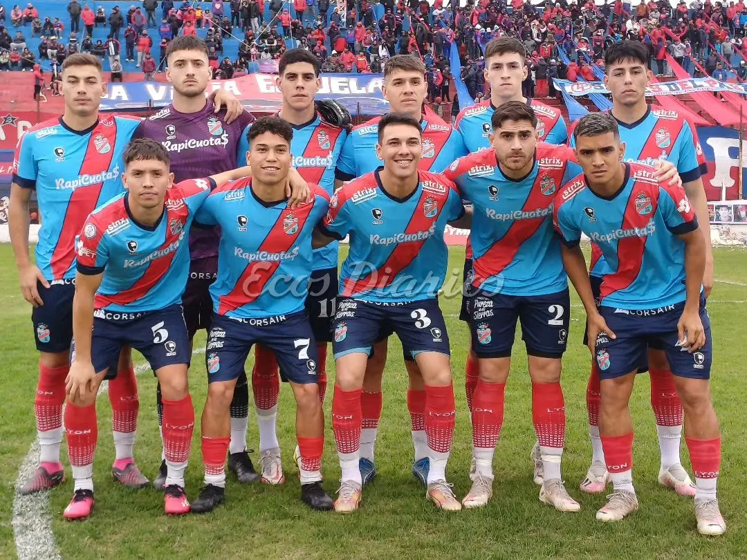 El equipo de Arsenal de Sarandí con Zozaya entre los 11 titulares