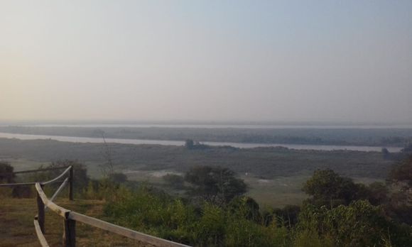 Otra jornada de humo en San Pedro: incendios en las islas y en el basural