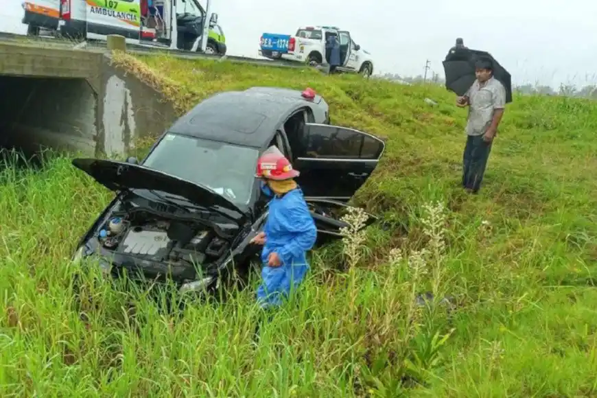 En poco más de una hora, se produjeron tres despistes sobre la Autovía 14