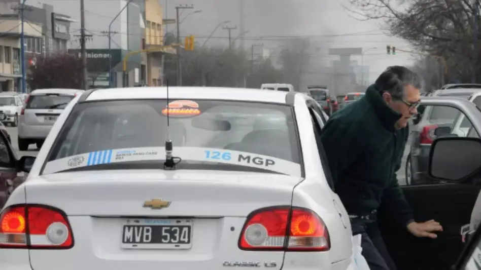 Remiseros piden levantar pasajeros en vía pública