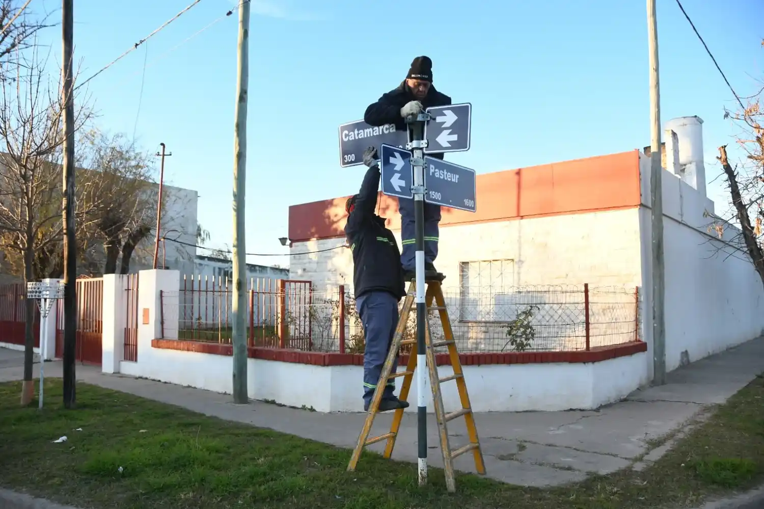 El municipio renovó 200 nomencladores en La Milka y continuará en barrio Parque