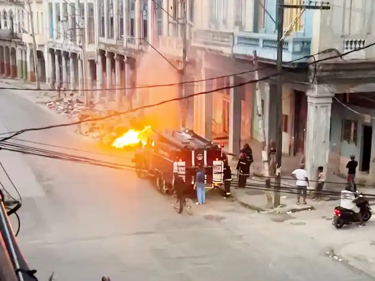 Crisis sanitaria en La Habana: la quema de basura se impone ante el colapso del servicio de recolección