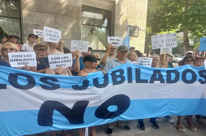 La decisión del Presidente de vetar el aumento motivó marchas en todo el país.