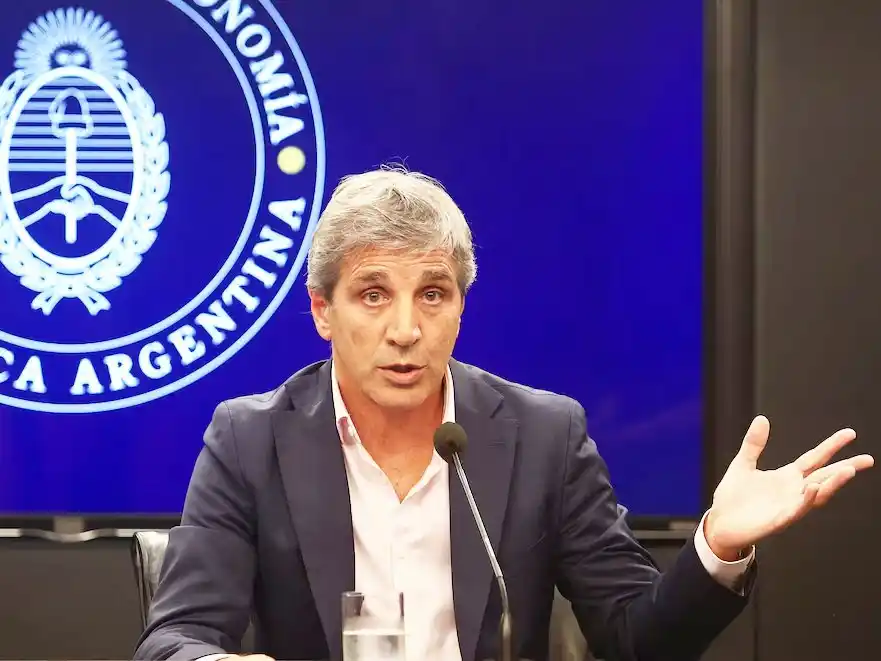 Caputo evaluó el escenario global y defendió la estrategia económica argentina
