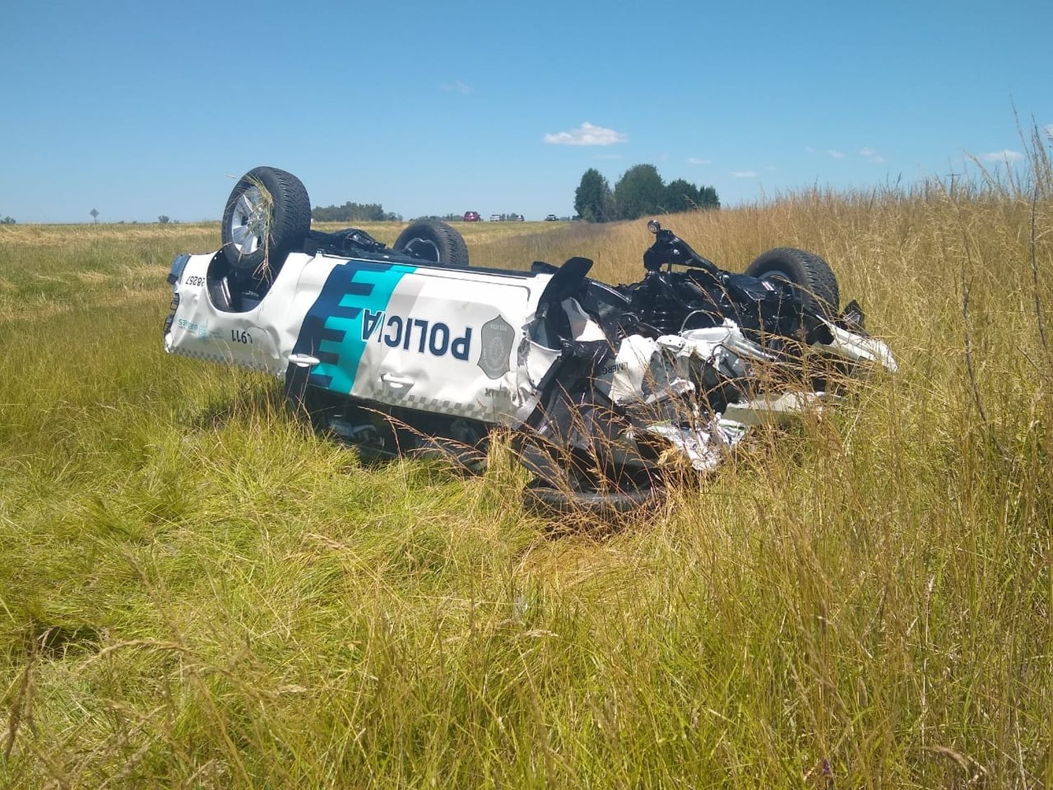 Volcó una patrulla de la Policía bonaerense en ruta 2 y un efectivo resultó herido