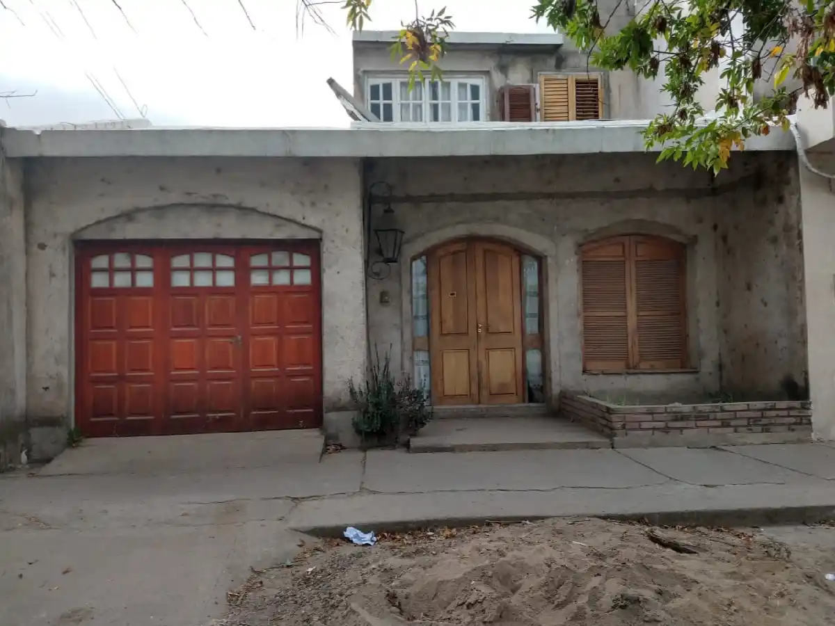 Una familia sufrió el robo de dinero y dos notebooks de su casa 