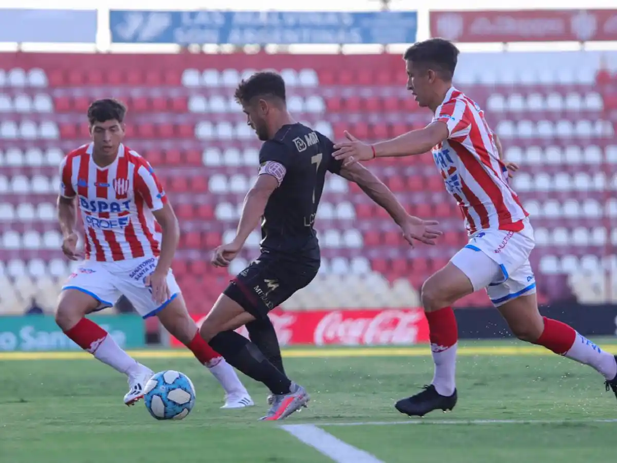 Unión venció a Lanús y se mantiene con chances 