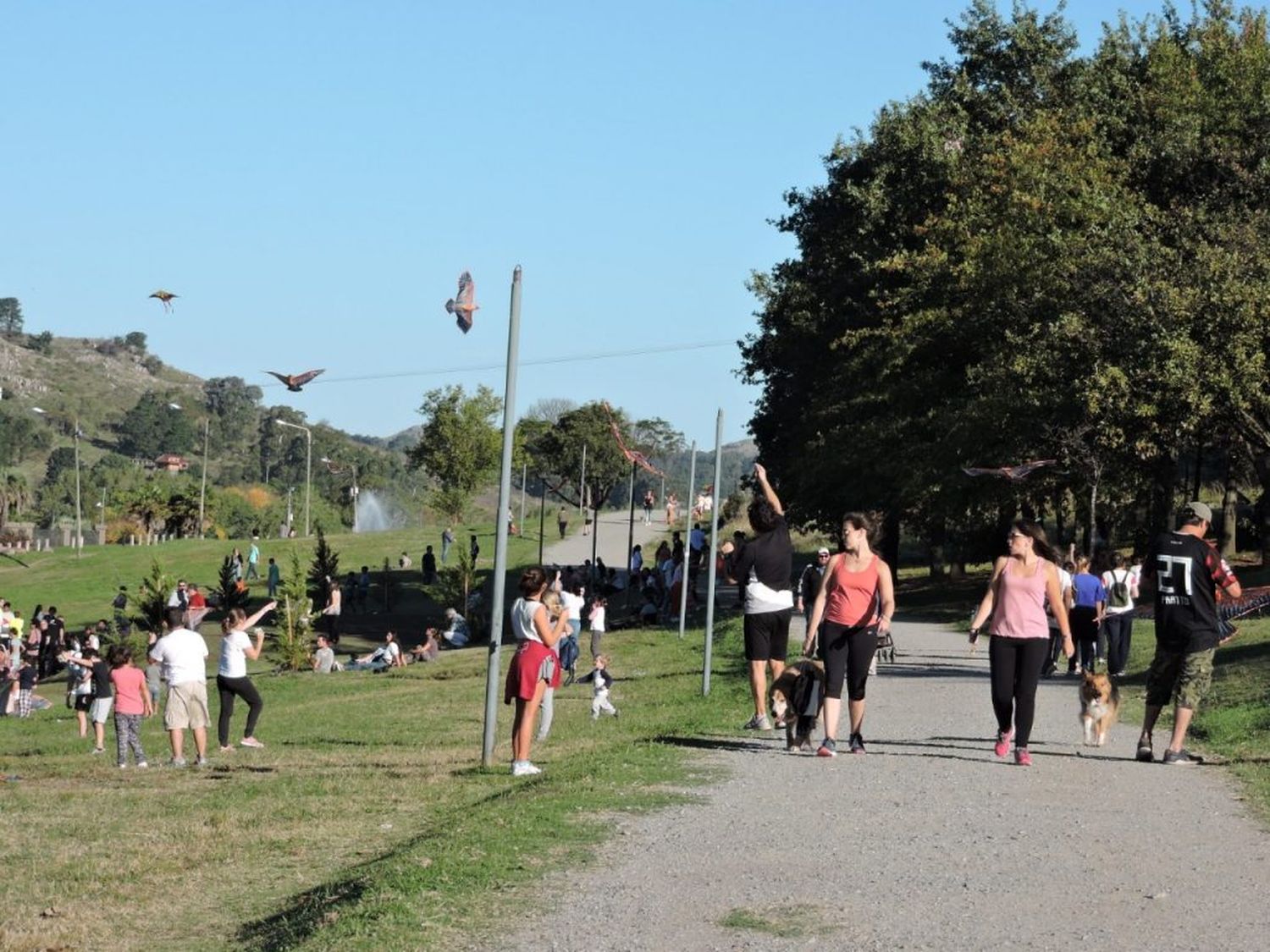 Se realizó una correcaminata solidaria en la Senda de la Paz