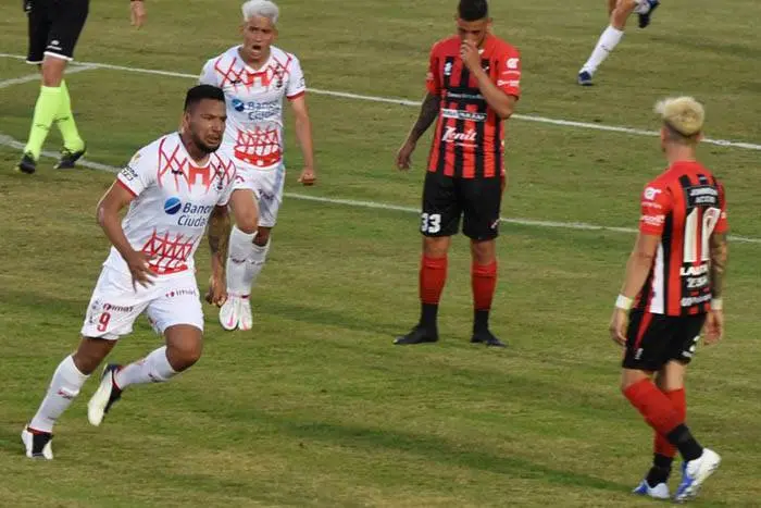 Patronato cayó en  el �SPresbítero Grella⬝  ante Huracán por 2 a 1