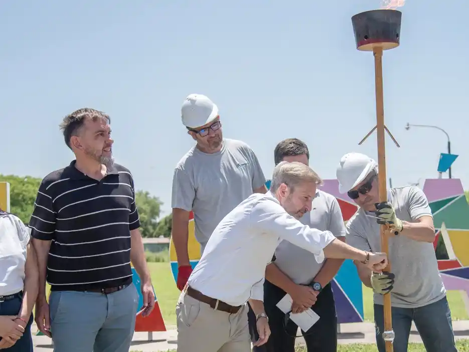 Ampliación de la red de gas natural y escrituras a familias de Maciá