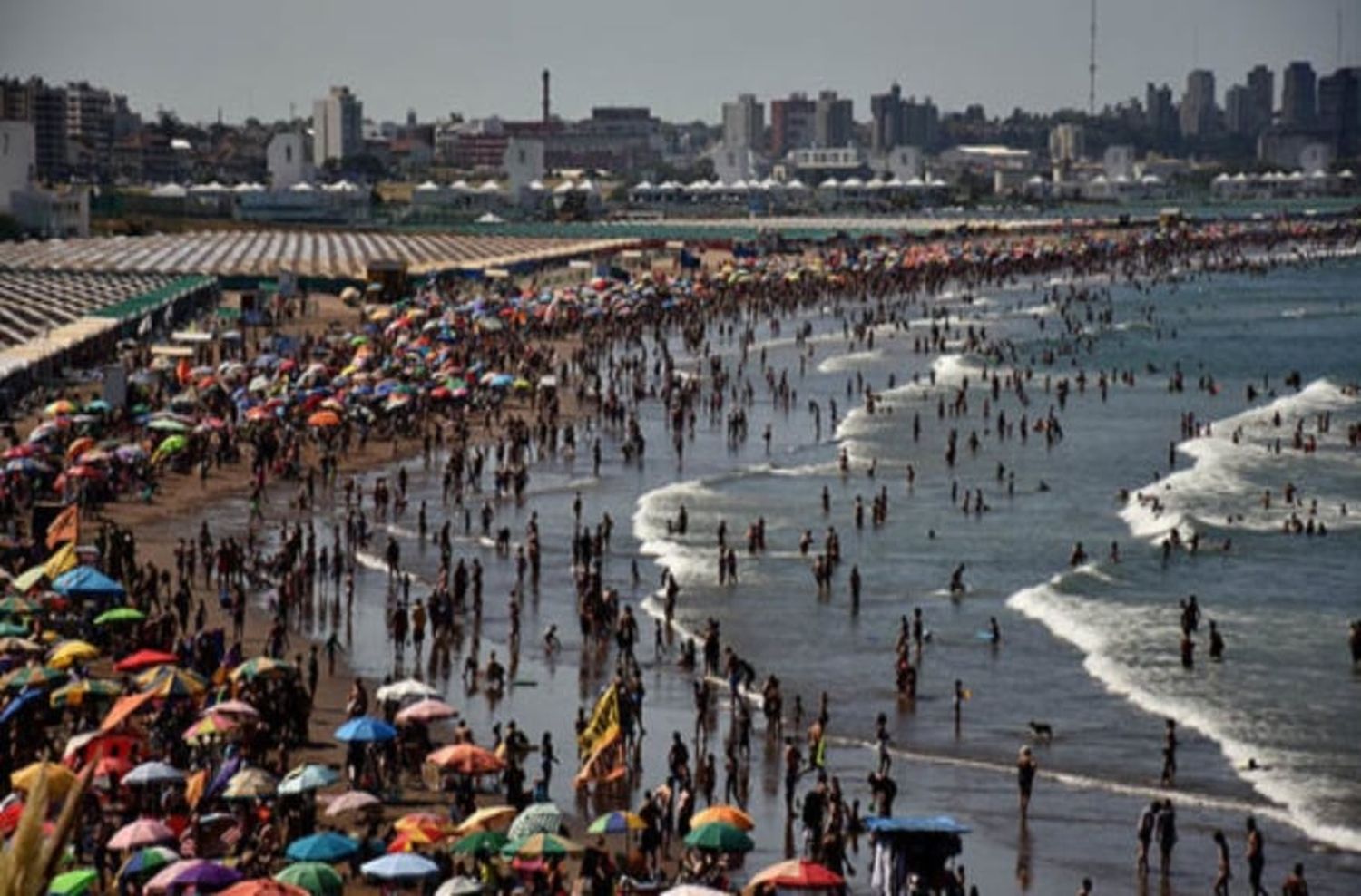 Destacan la regularización del servicio de venta en playa en Punta Mogotes