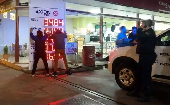 La noche del miércoles un menor con cocaína y cinco detenidos más