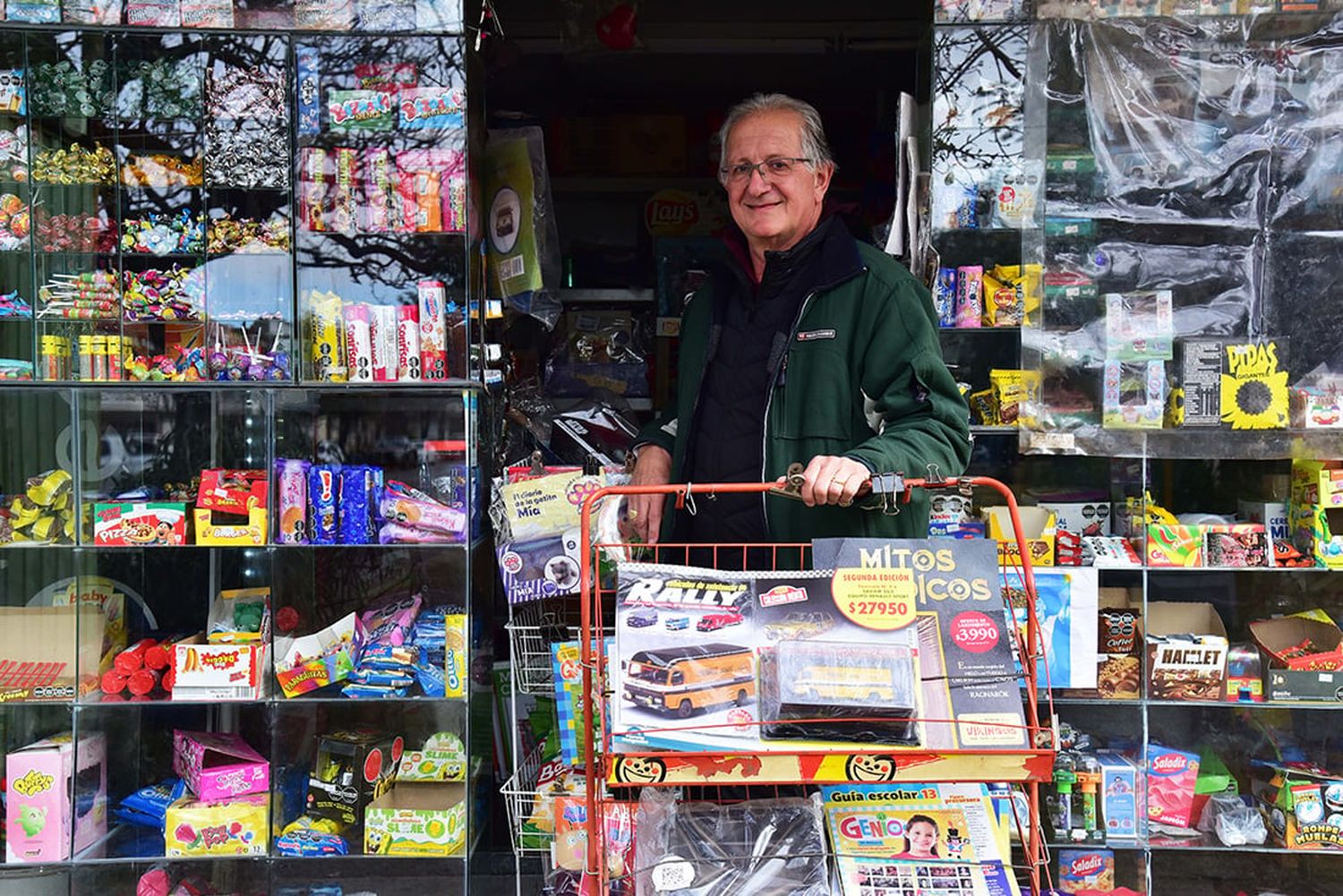 Julio, del kiosco de la Plaza Vélez Sarsfield, expresó su preocupación.