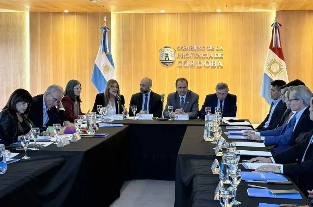 Semana de reuniones para el gobernador y sus funcionarios.