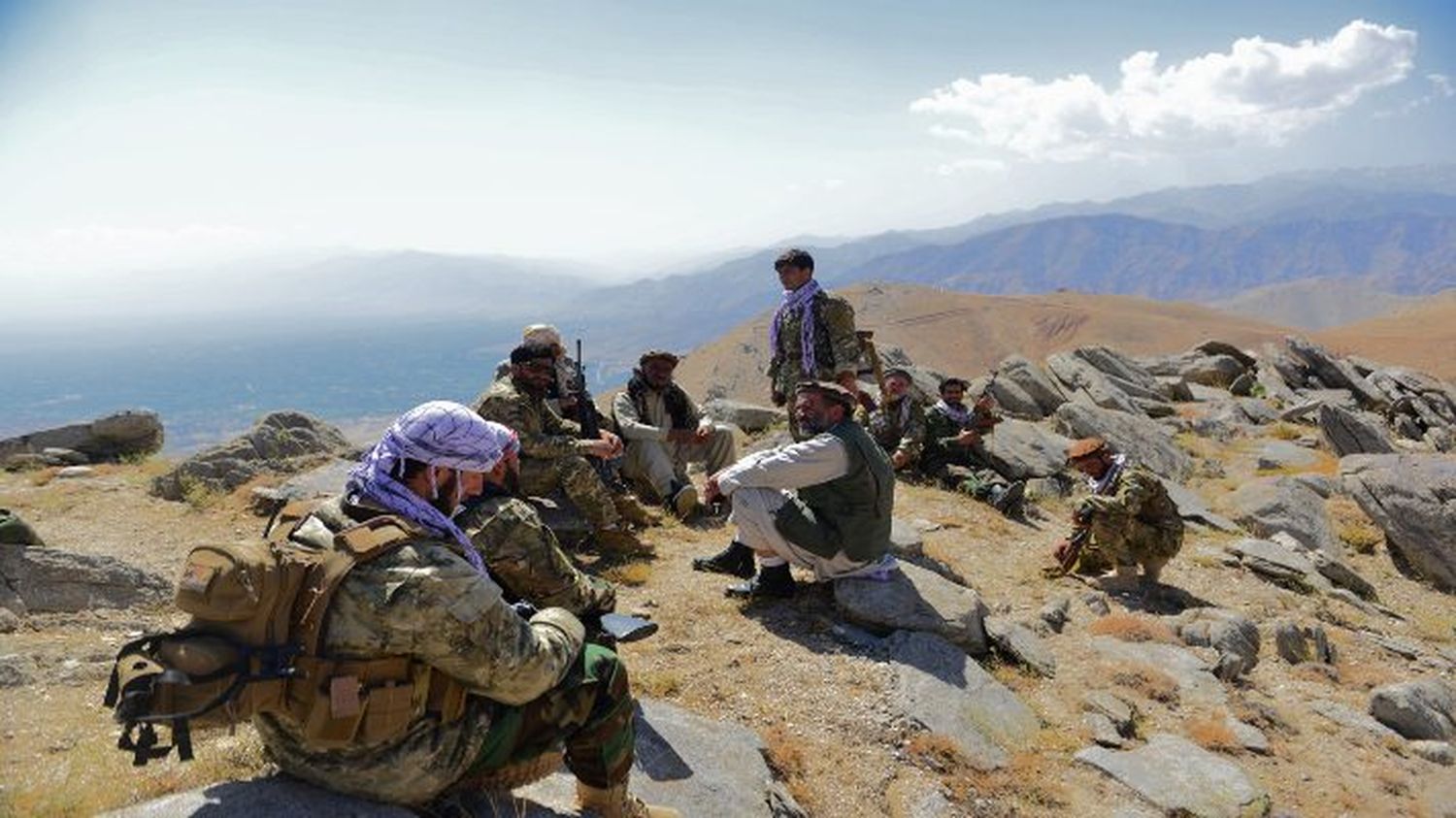 LÍDER ANTITALIBÁN LLAMA A “LEVANTAMIENTO”: talibanes afirman controlar todo Afganistán