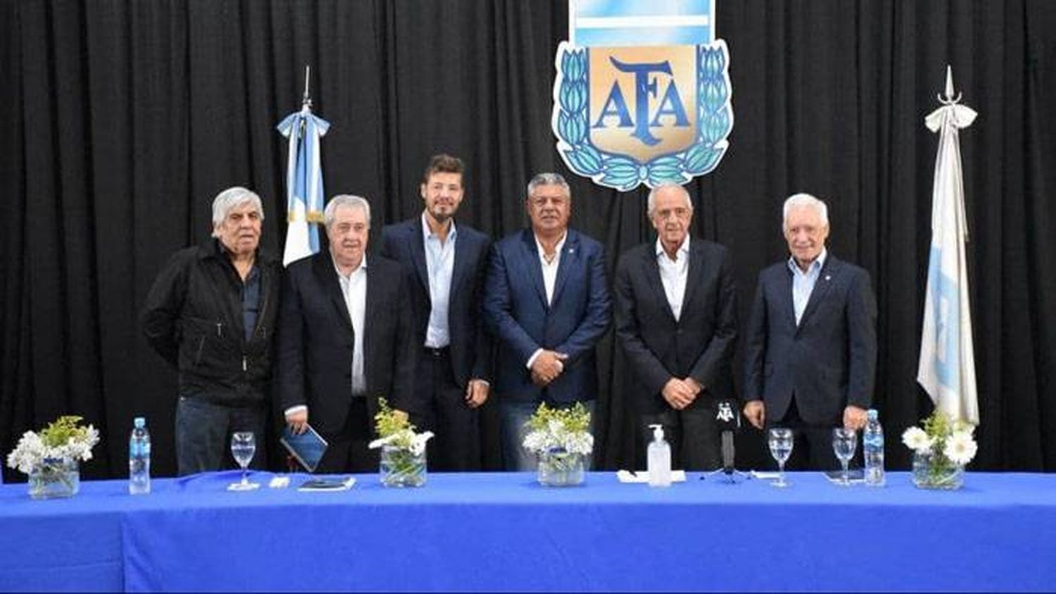 Con Claudio Tapia al mando, AFA presentó a las autoridades hasta 2025