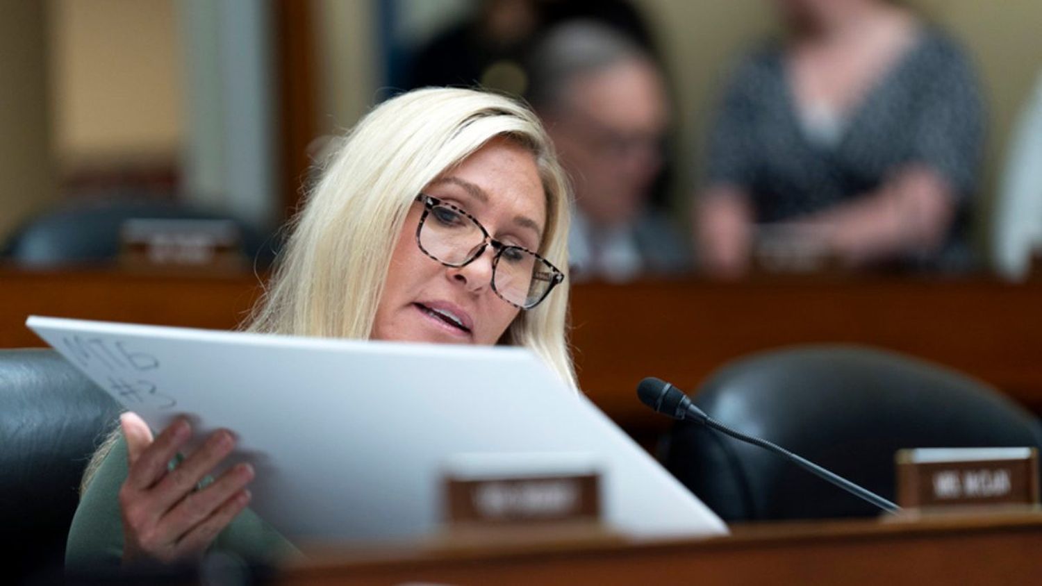¡CONGRESO HOT! Legisladora mostró fotos explícitas del hijo de Biden teniendo relaciones