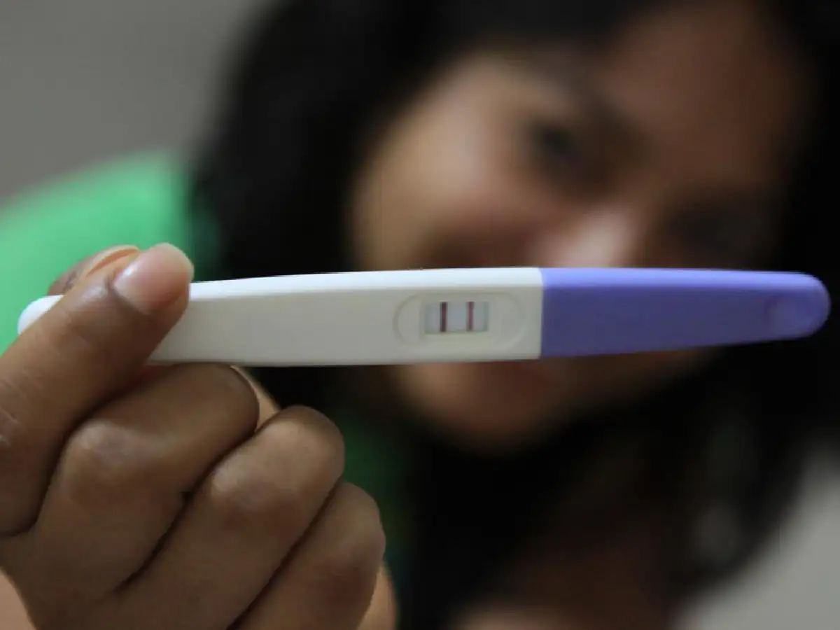 Insólito: en San Francisco venden pruebas de embarazo positivas para retener a novios