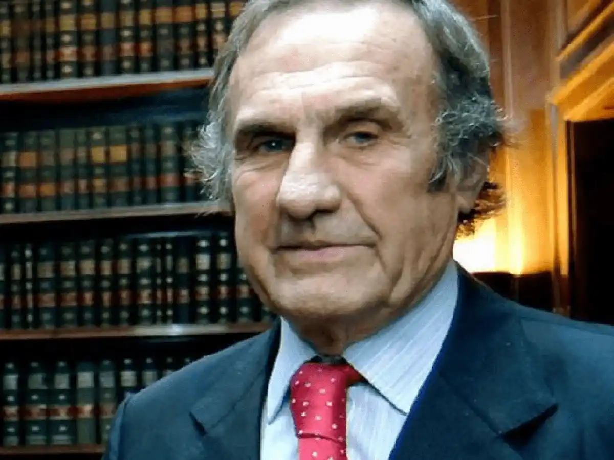 Carlos Reutemann quedó nuevamente internado de urgencia