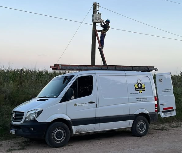 Realizan tareas de mantenimiento en las cámaras de seguridad