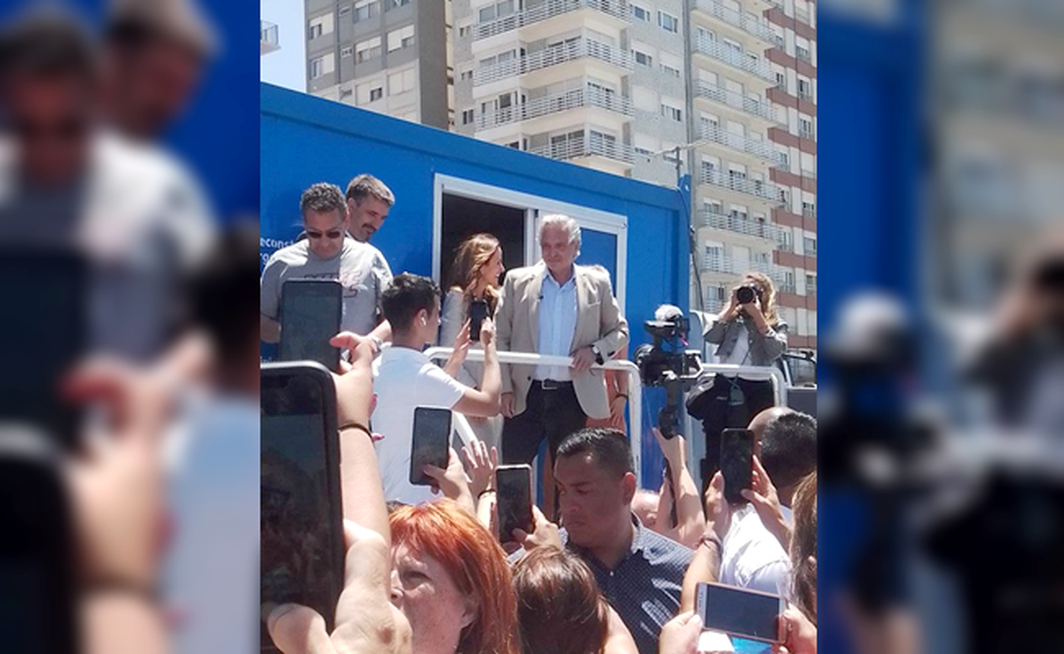 Alberto en Miramar: Con algunos insultos, el presidente tuvo un paso breve por la playa céntrica